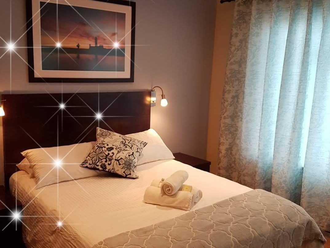 阿尔果亚湾民宿主图