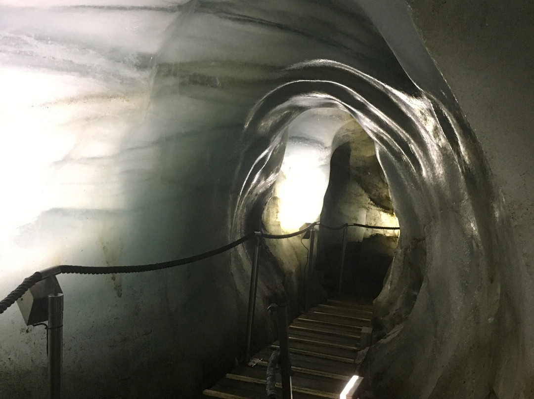 Eishöhle Tirol-纽斯帝史都拜谷必去景点