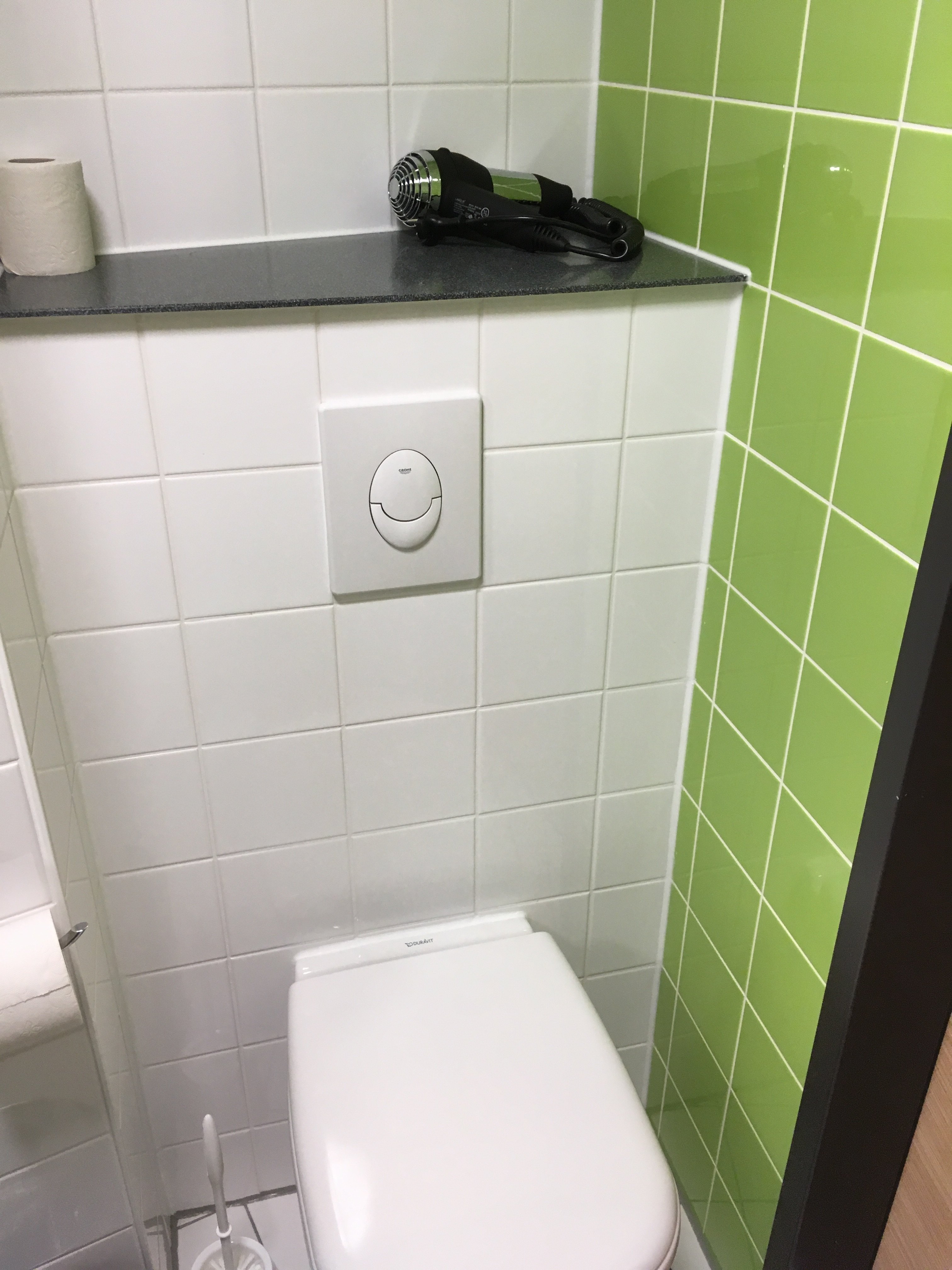 B&B Hotel Neu-Ulm-浴室