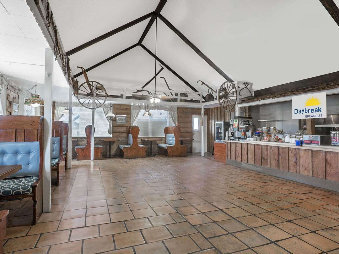 Meridian Inn Hotel主图