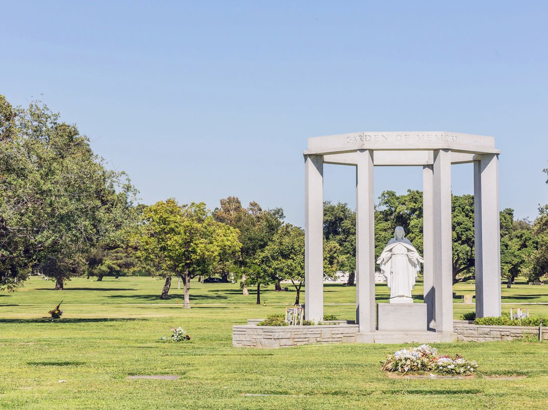 Oakdale Mortuary & Memorial Park-Glendora必去景点