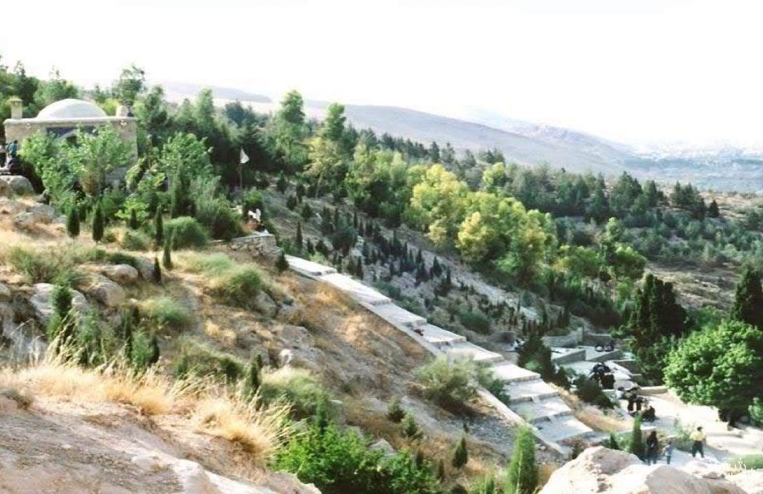 Baba Koohi Tomb and Heights景点图片