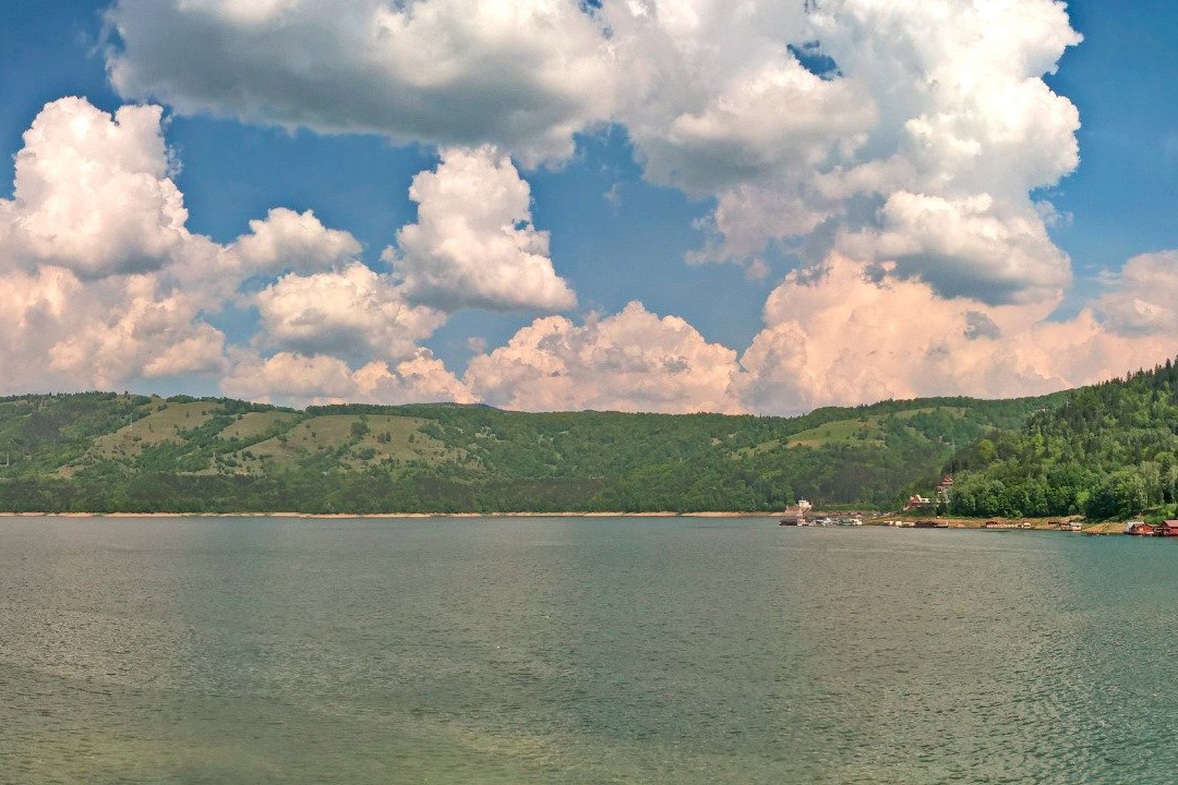 Lake Izvorul Muntelui (Lake Bicaz)景点图片