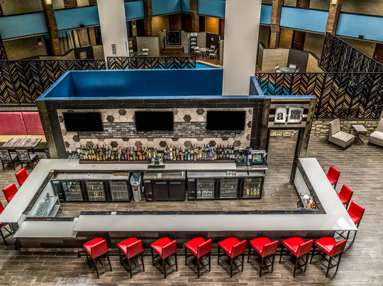 底特律诺维皇冠假日酒店主图