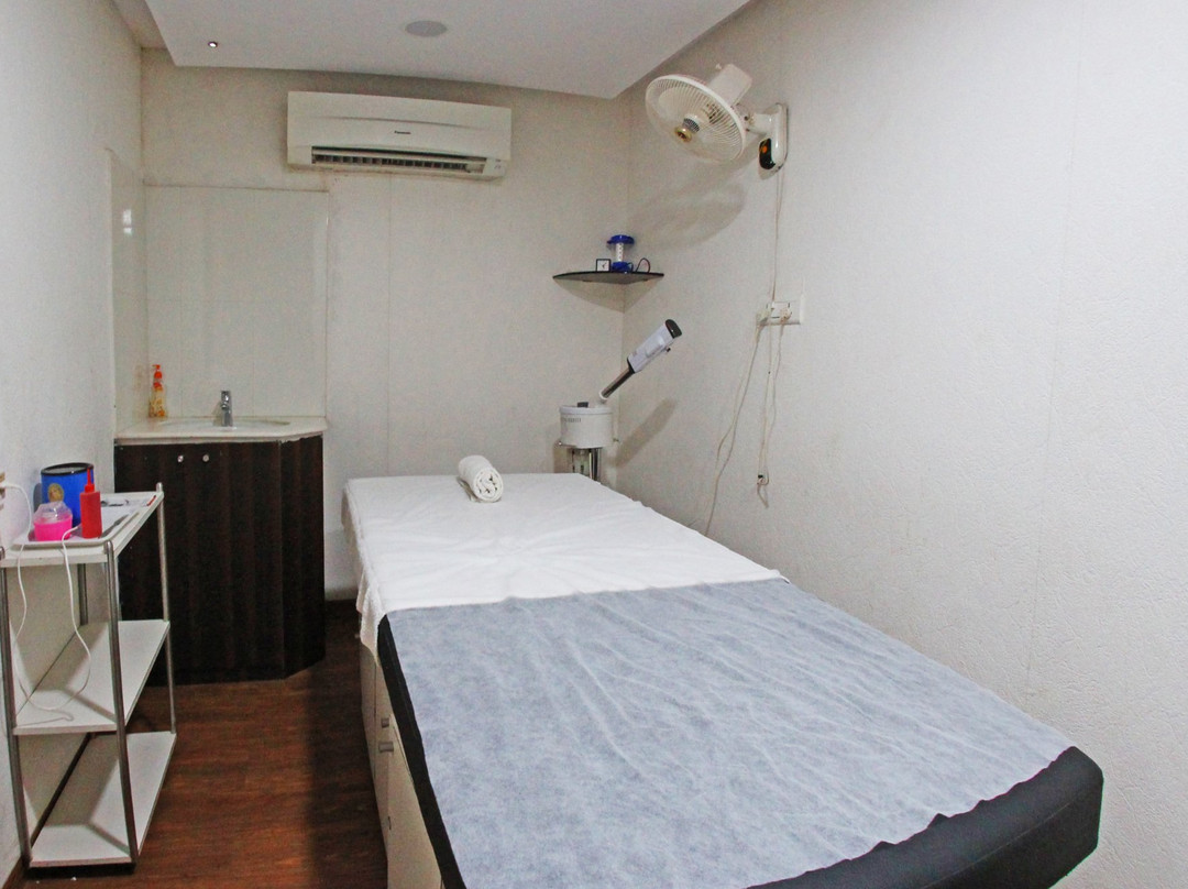 Neomis Hair & Beauty Salon, Ponda景点图片