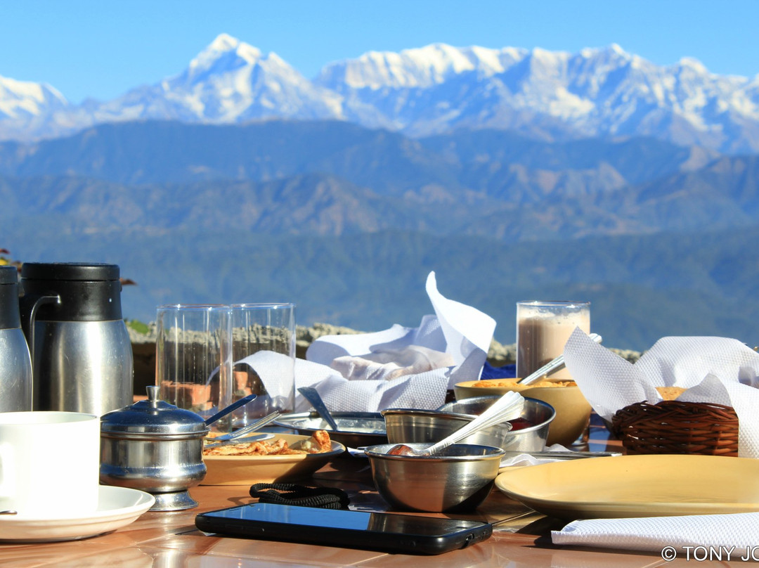 Kausani Best Inn主图