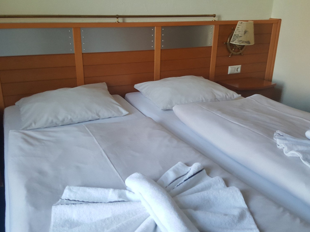 Hotel Hiddenseer am Ozeaneum主图