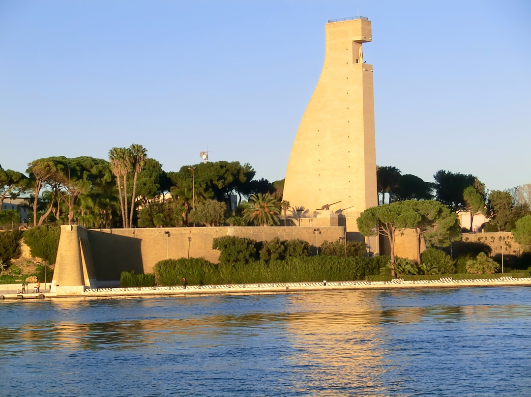 Monumento al Marinaio d'Italia景点图片