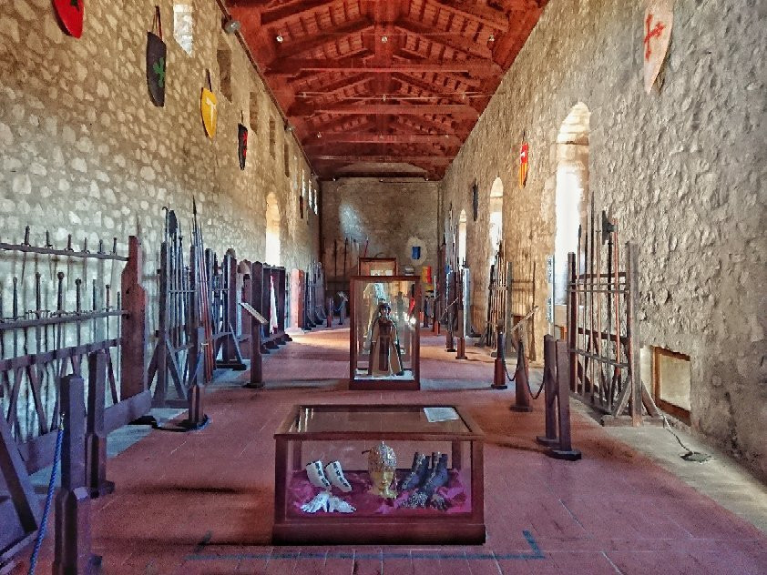 Castello Svevo Aragonese-Montalbano Elicona必去景点
