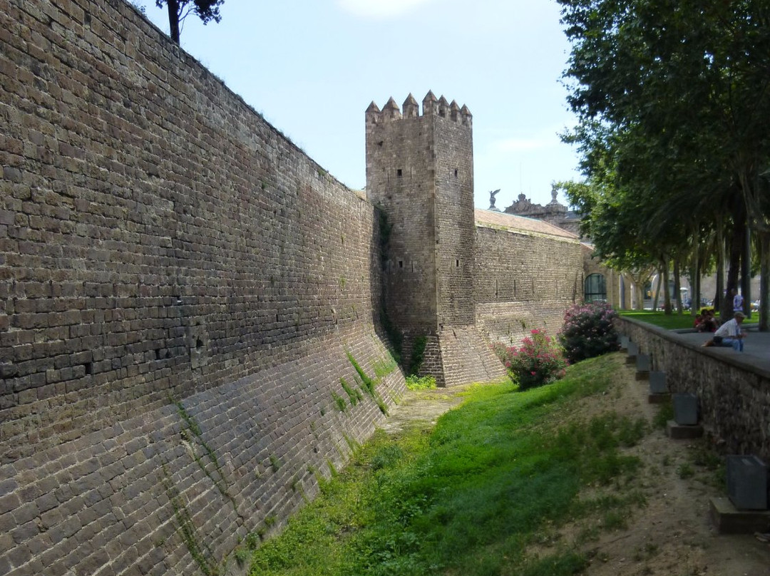 Portal de Santa Madrona-巴塞罗那必去景点