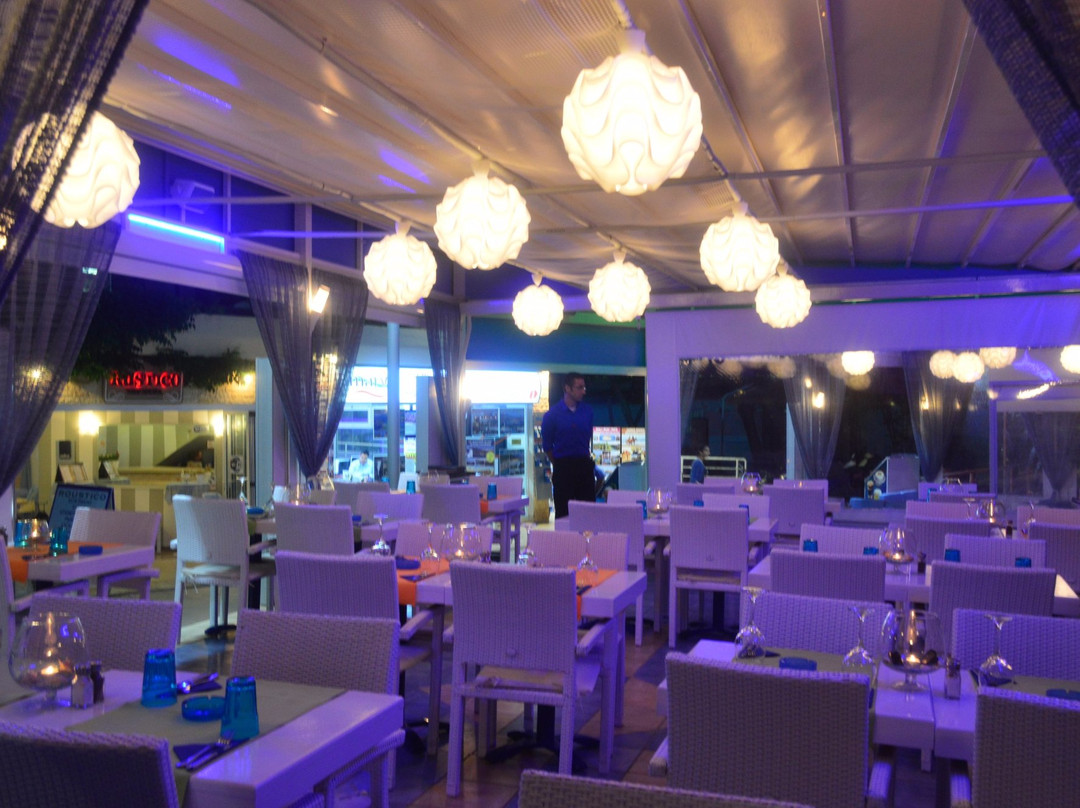 Myli餐馆和美食-Rustico Cretan Bakery