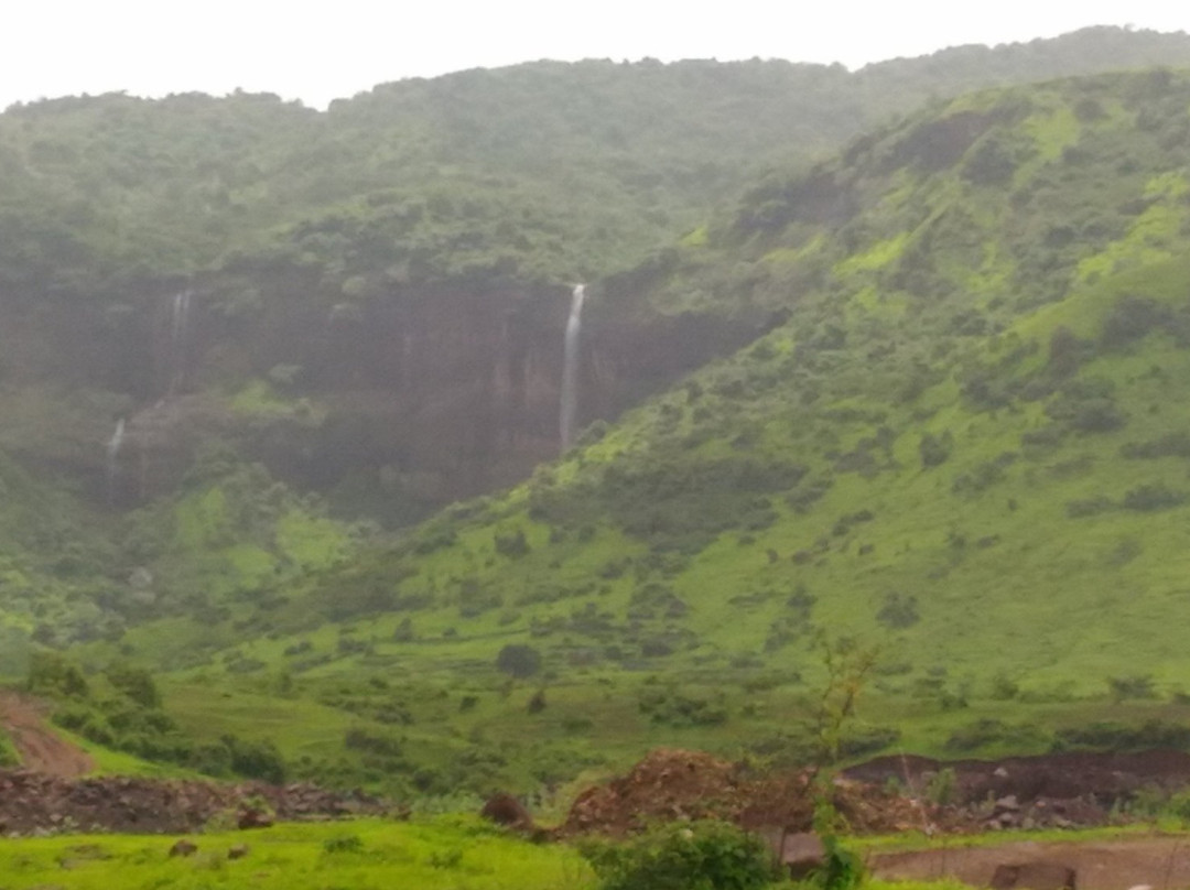 Pandavkada Falls景点图片