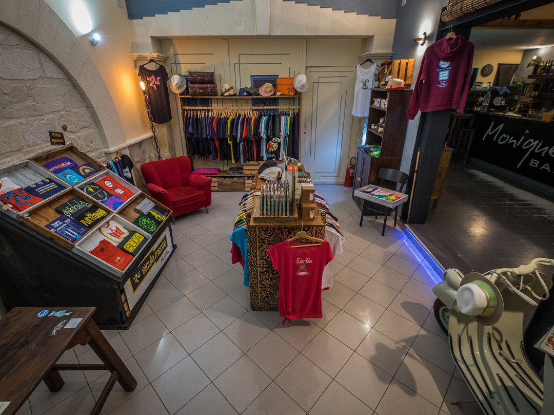 Monique Boutique-法维格纳纳必去景点