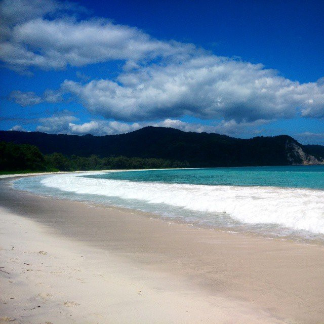 Tarimbang  Beach景点图片