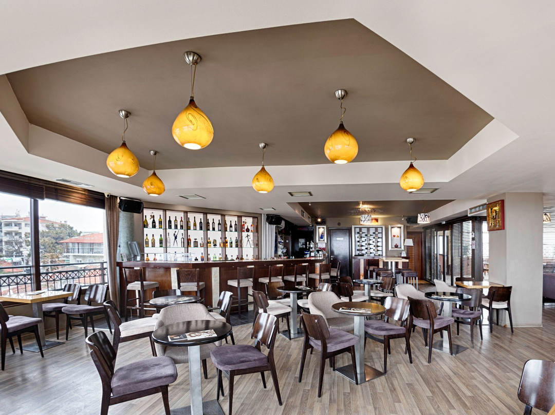 Tramonto Cafe Lounge Bar