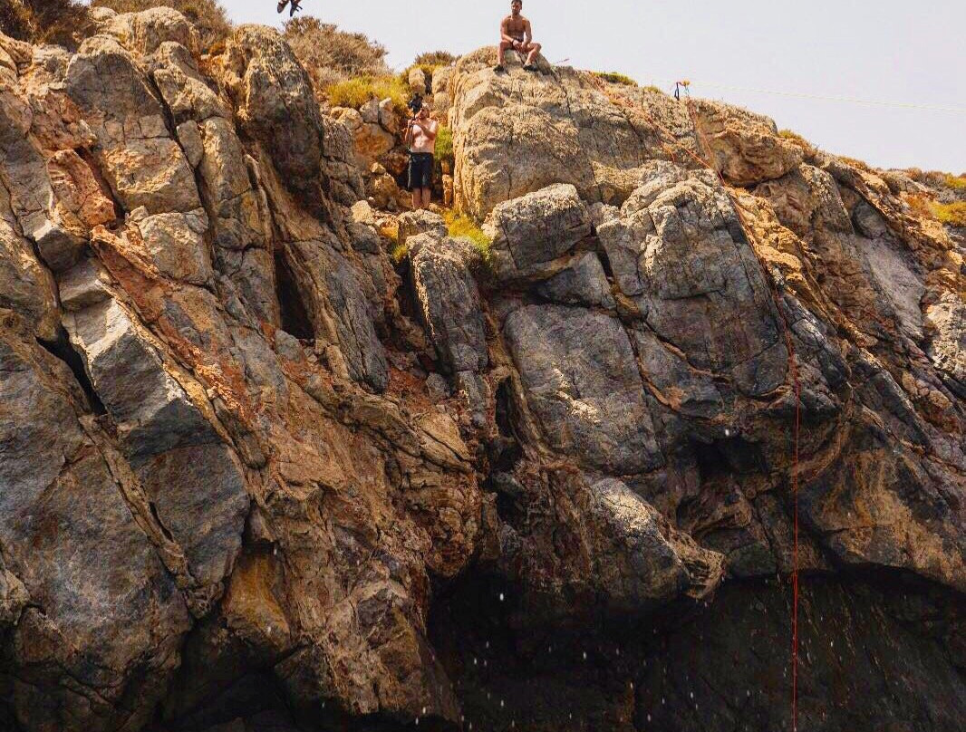 Black Feet-格拉纳达必去景点