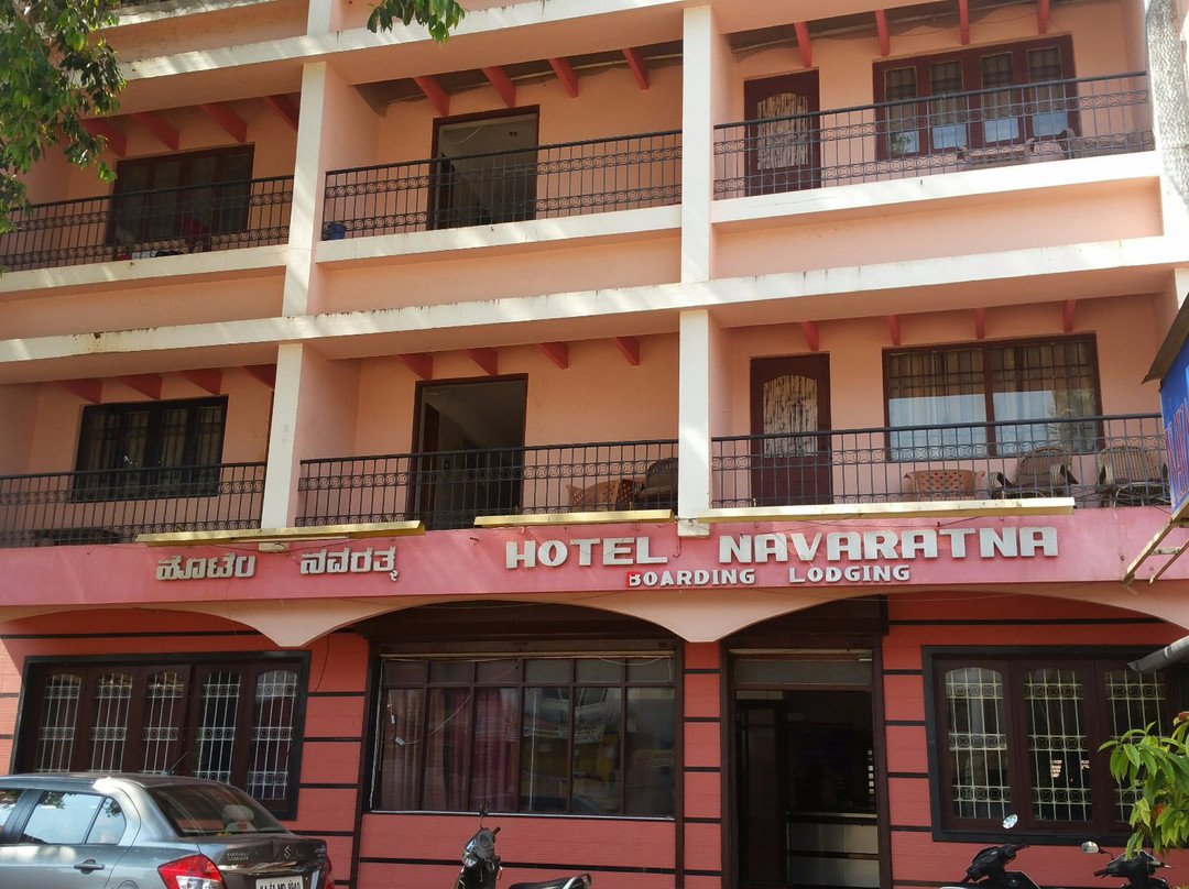 Hotel Navaratna Deluxe