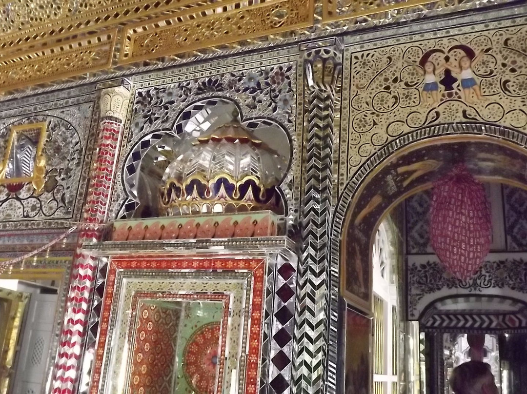 Jain Glass Temple-坎普尔必去景点