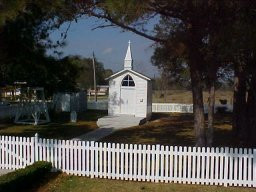 Chapel of the Madonna - "Smallest Church in the World"景点图片