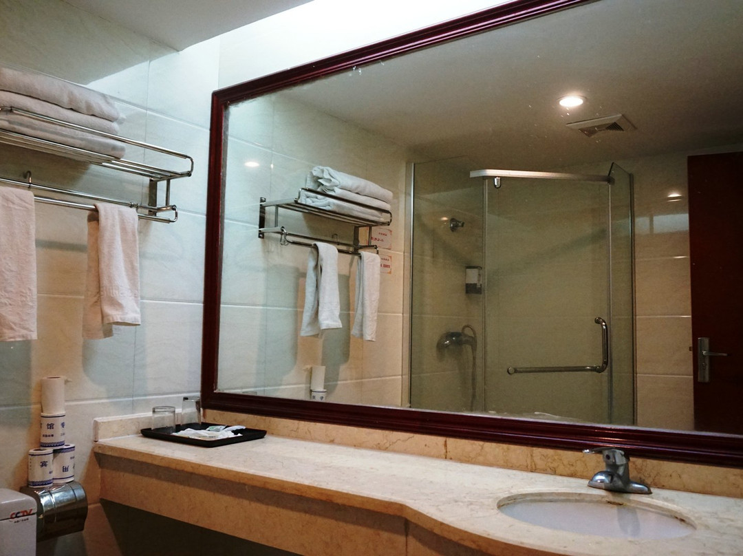 嘉绒阳光酒店主图