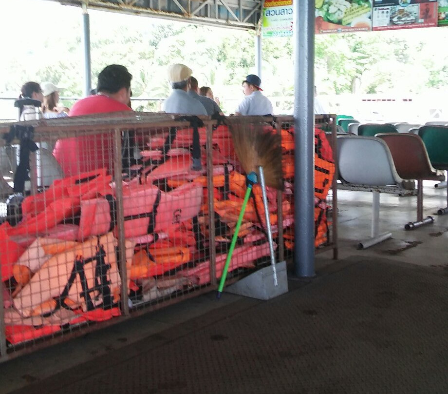 CenterPoint Ferry Pier-桐艾必去景点