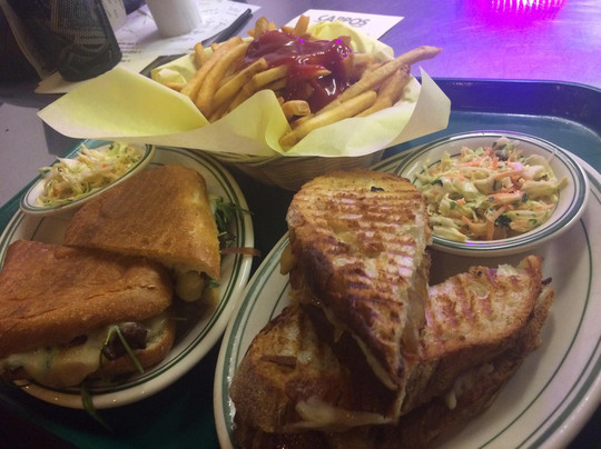 Soquel餐馆和美食-Beer Thirty Bottle Shop & Pour House