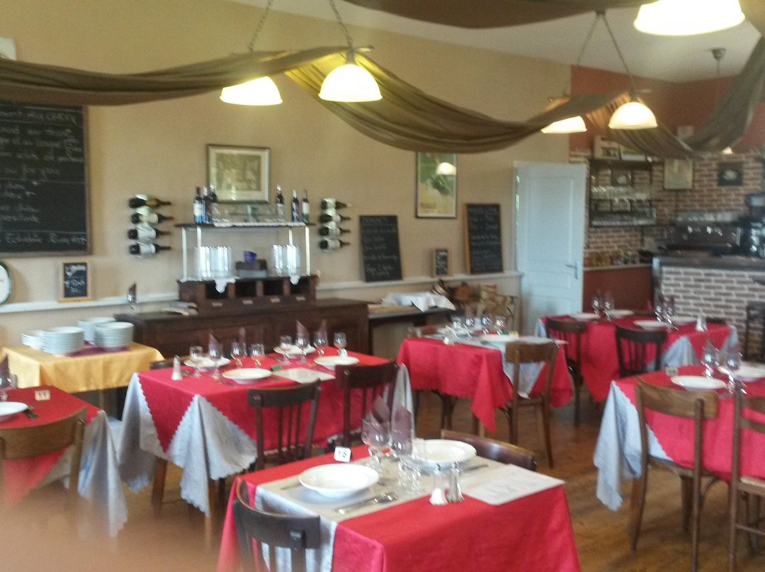 Sainte-Maure-de-Peyriac餐馆和美食-Restaurant Les Tilleuls