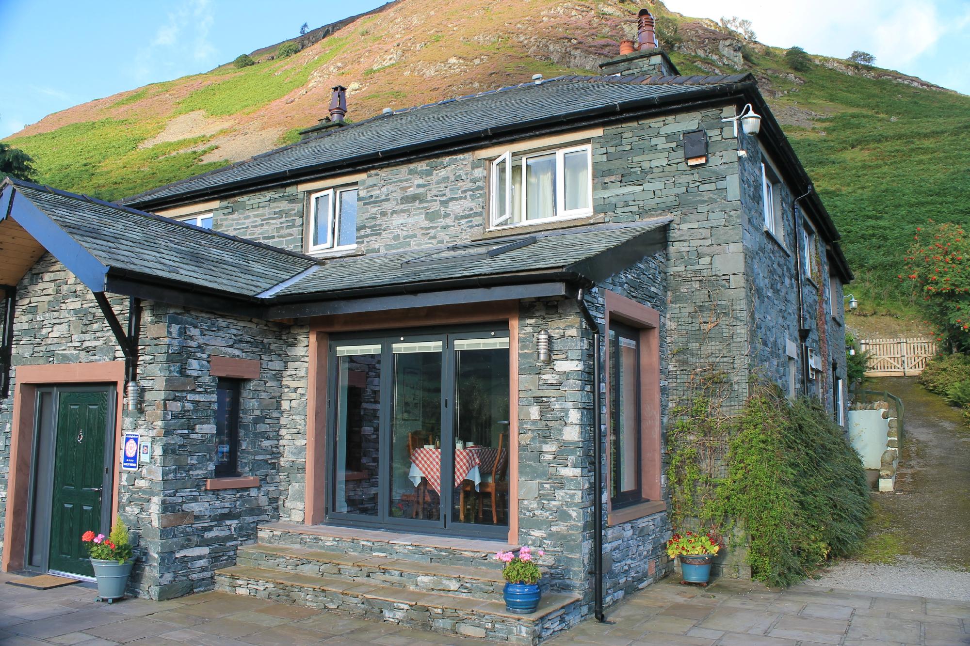Ellas Crag Guest House-客卧