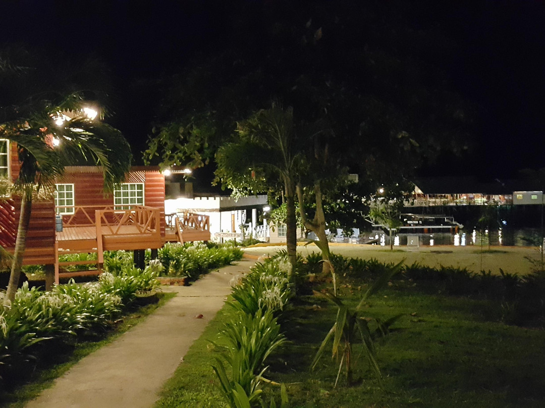 仙本那斯库巴泰格尔度假村