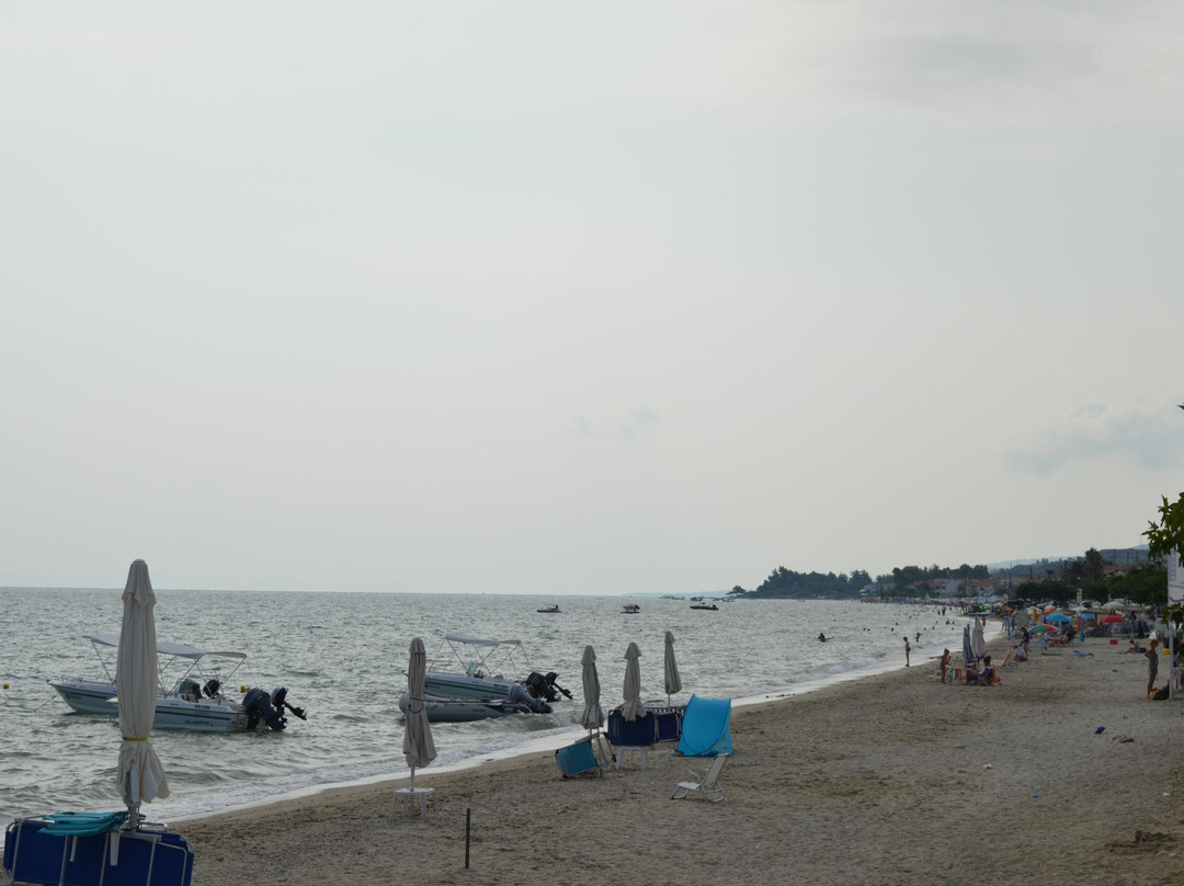 Polichrono Beach景点图片