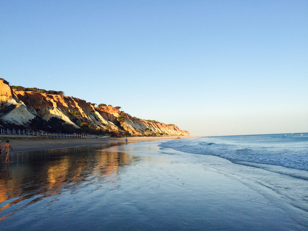 Praia do Barranco das Belharucas景点图片