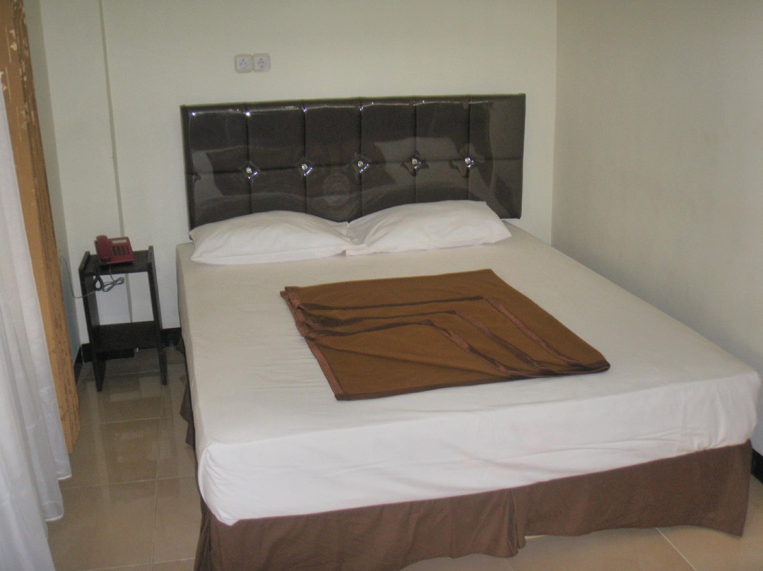 Dena Hotel