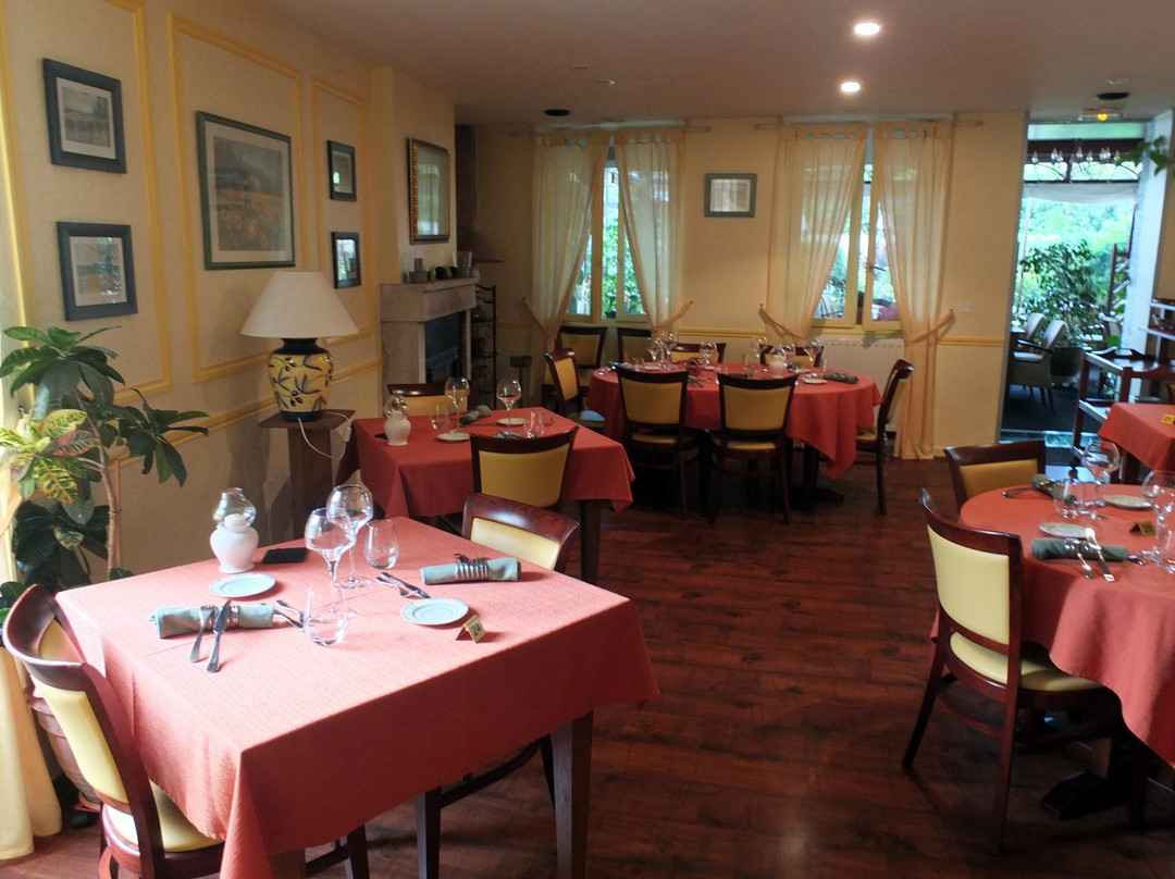 Hotel Restaurant La Goutte Noire主图