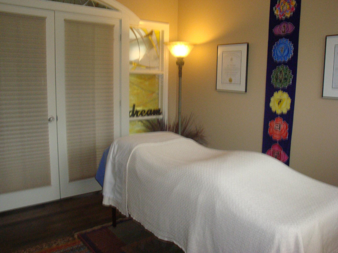 Circle of the Sun Healing Room-Kincardine必去景点