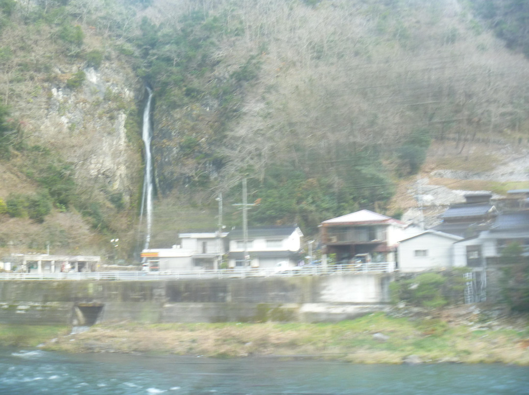 Kinugake Falls-新见市必去景点