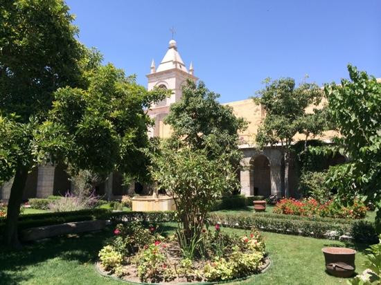 圣德雷莎修道院及殖民艺术博物馆-阿雷基帕必去景点