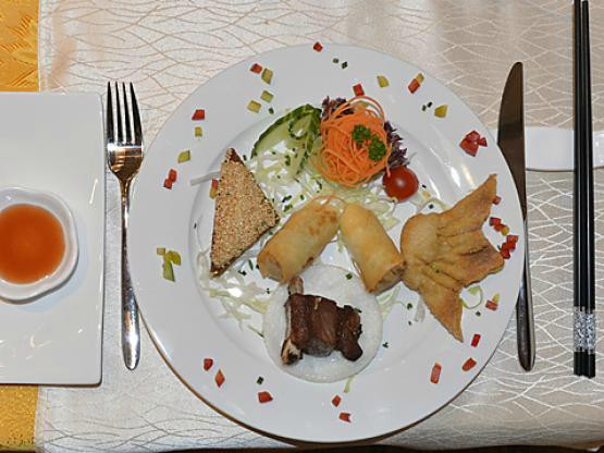 Lyssach餐馆和美食-Lily Restaurant