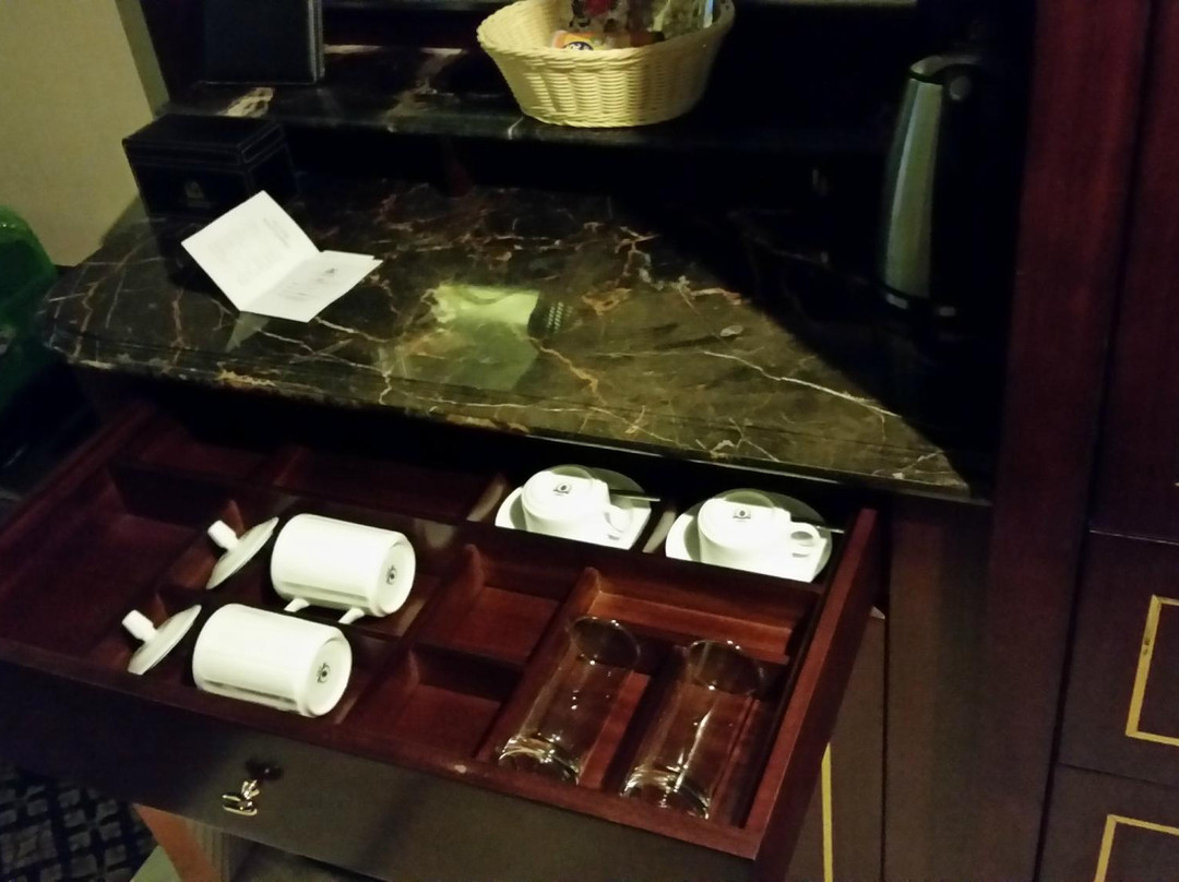 德清皇冠假日酒店主图