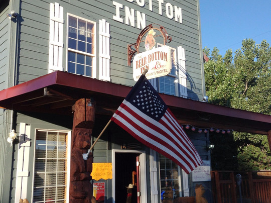 Moore餐馆和美食-The Bear Bottom Inn