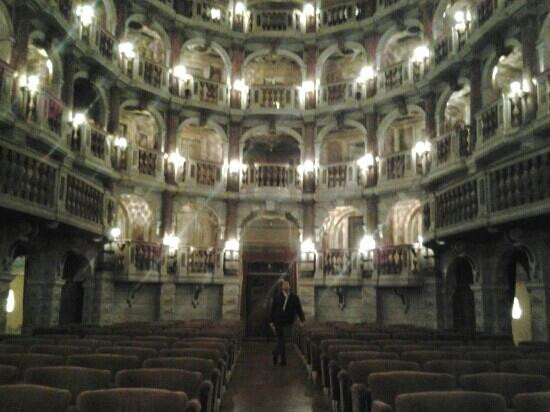 Teatro Bibiena-曼托瓦必去景点