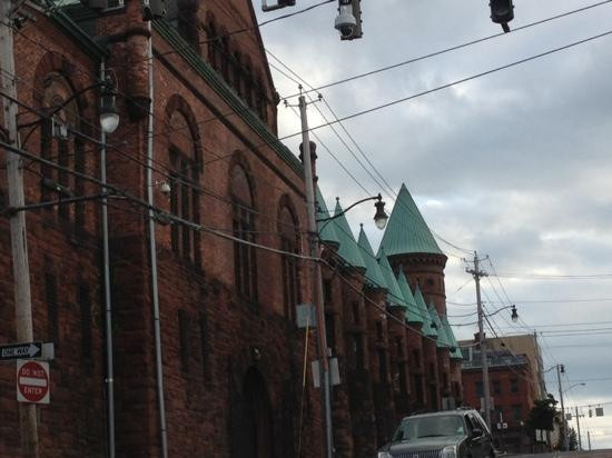 百灵街-奥尔巴尼必去景点