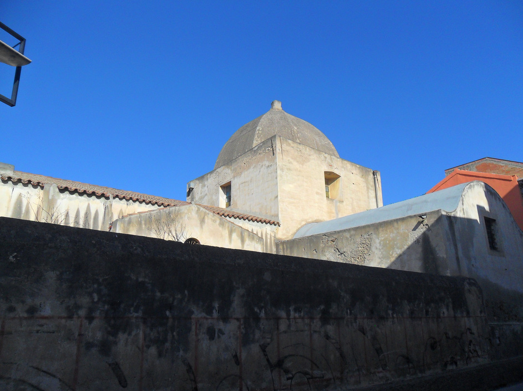 Chiesa di Sant'Efisio Martire-夸尔图－圣埃莱娜必去景点
