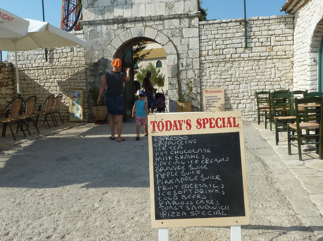 Pantokrator-Agios Matheos必去景点