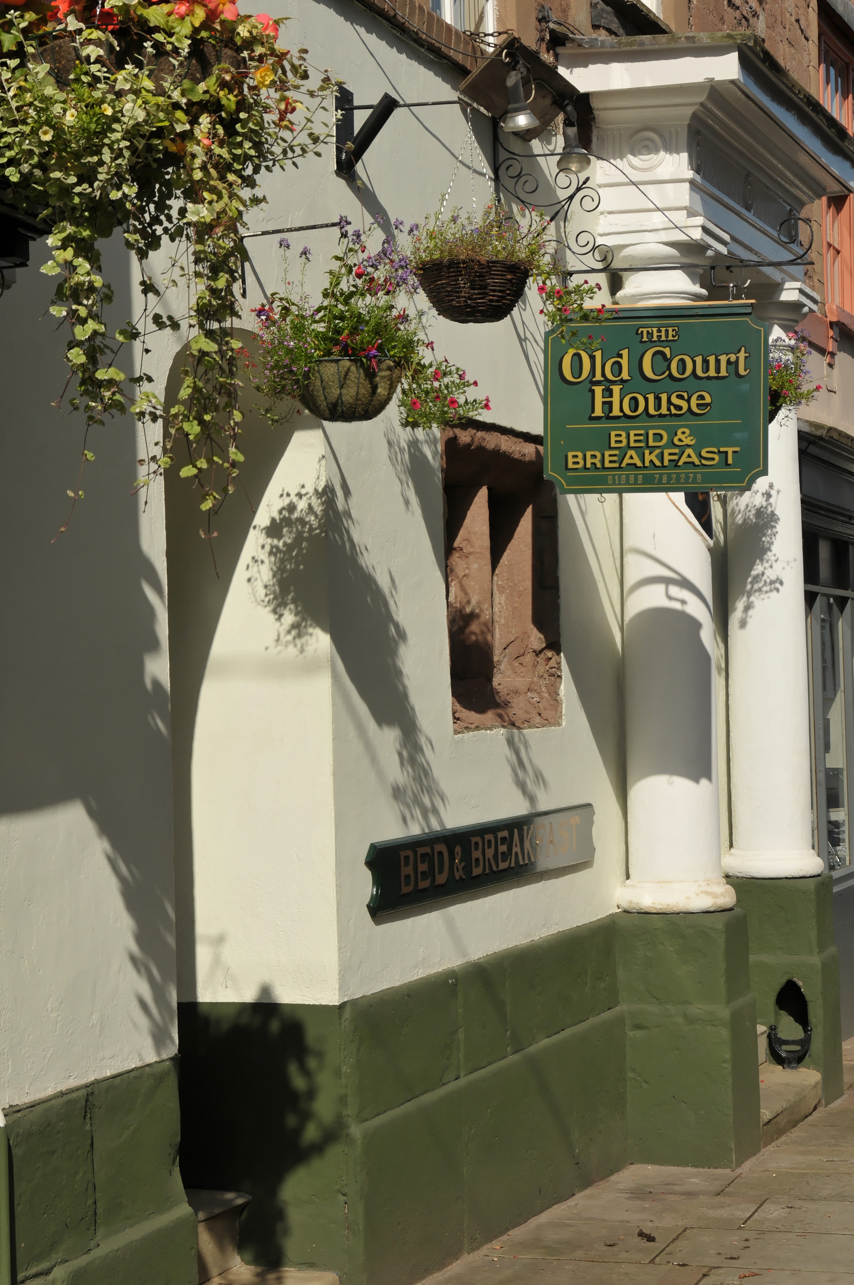 The Old Court House-官方