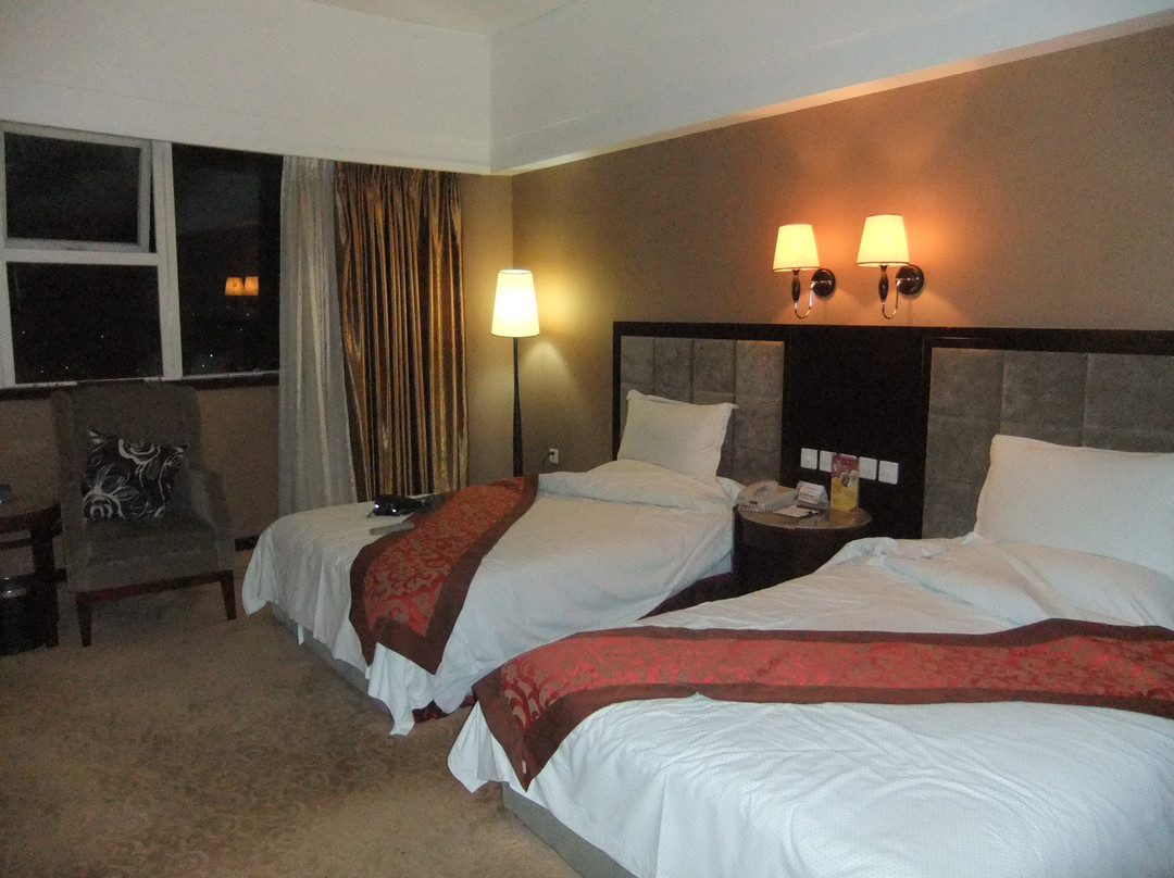 悦立达大酒店主图