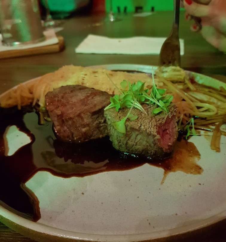 Dry Moments & Drinks