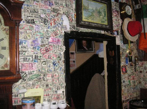 黄铜头颅酒吧-都柏林必去景点