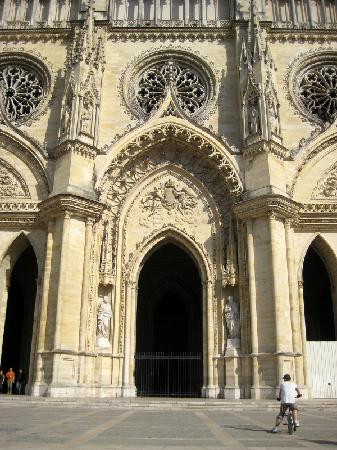 Cathédrale Sainte-Croix Orléans-奥尔良必去景点