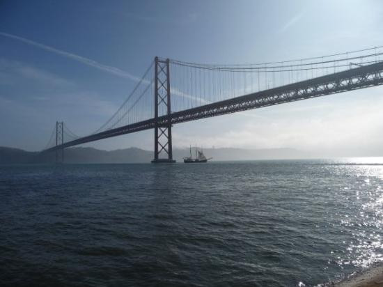 Ponte 25 de Abril-里斯本必去景点