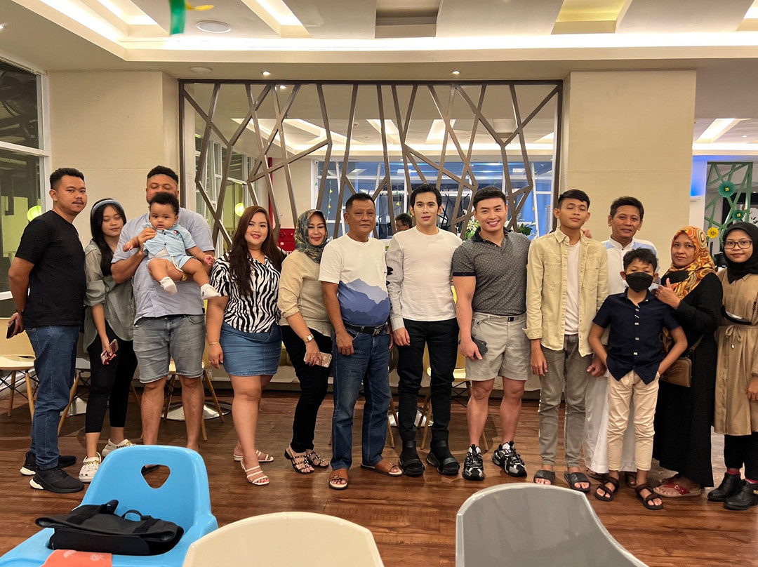 庞越布鲁姆公园酒店主图